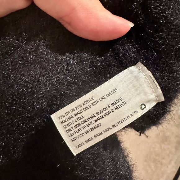 Ava & Viv Women's 3X Black 3 Gold Button Up V Neck Cropped Faux Fur Sweater - Picture 4 of 7